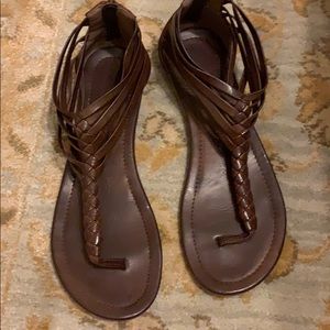 Brown thong sandals size 8. Gently used condition